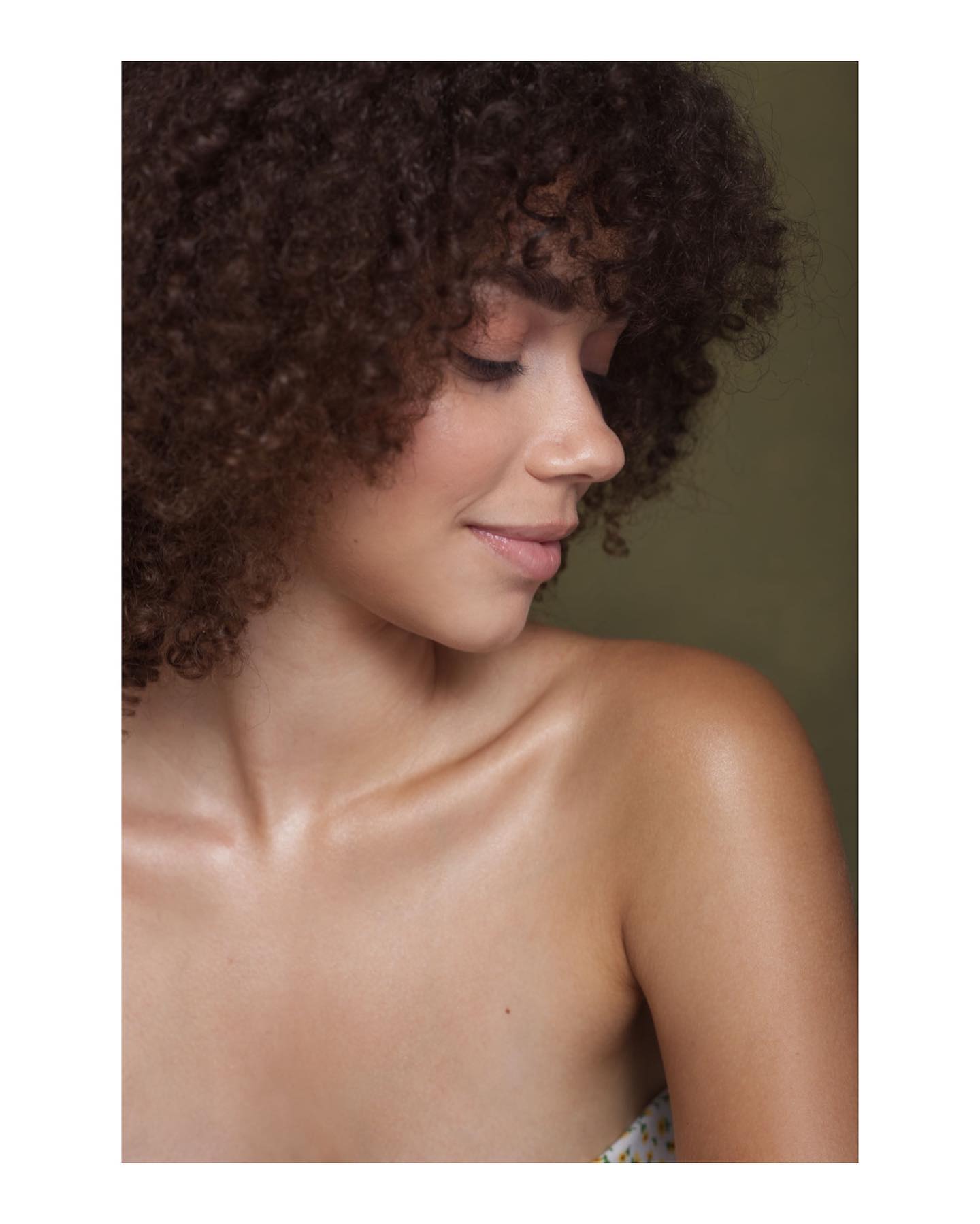 Moments in portraits. 
A little reminder that you. are. everything.

P.S. The category is COLLARBONES.

#beautyportrait #birthdayphotoshootideas #elizabethcitync #elizabethcity #hamptonroads #hamptonroadsva #norfolkva #chesapeakeva #virginiabeach #bighair #bighairbigdreams #bighairday